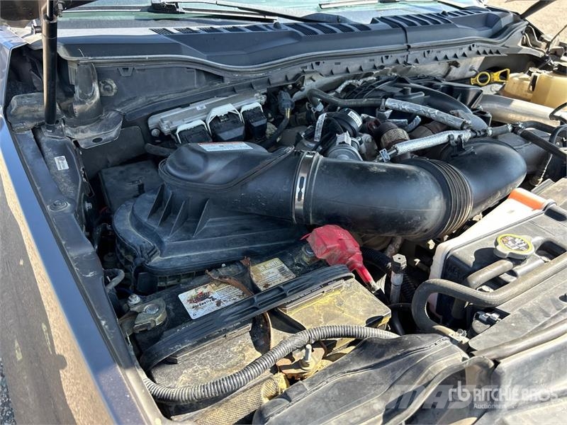 Ford F-350 Lariat 4x4 Crew Cab Pickup Прочие фургоны