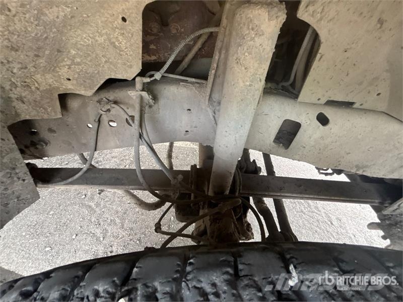 Ford F-350 Lariat 4x4 Crew Cab Pickup (Inoperable) Other