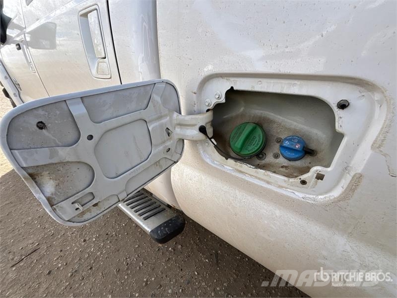 Ford F-350 Lariat 4x4 Crew Cab Pickup Ostalo