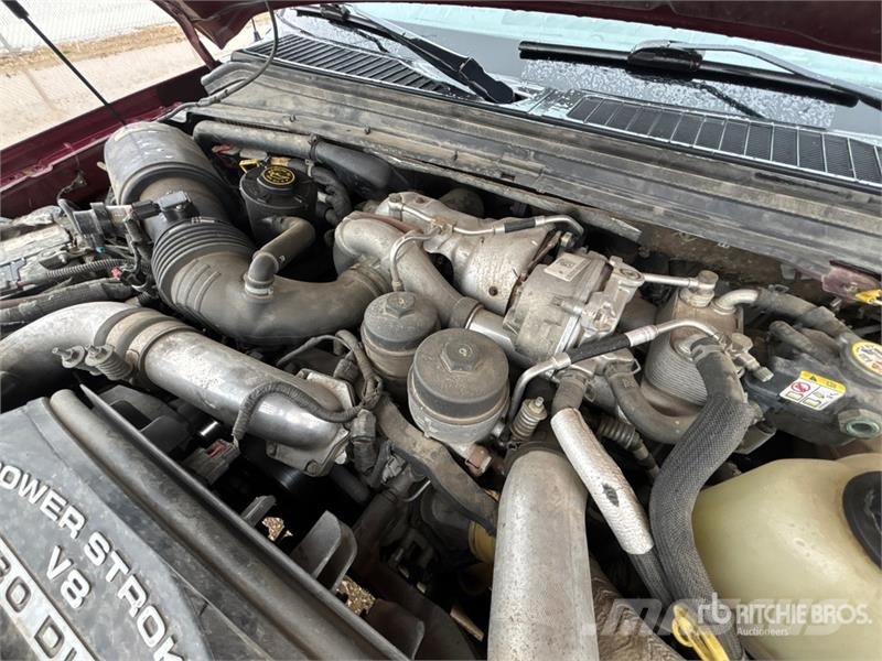 Ford F-350 Lariat 4x4 Crew Cab Pickup Furgoni altro