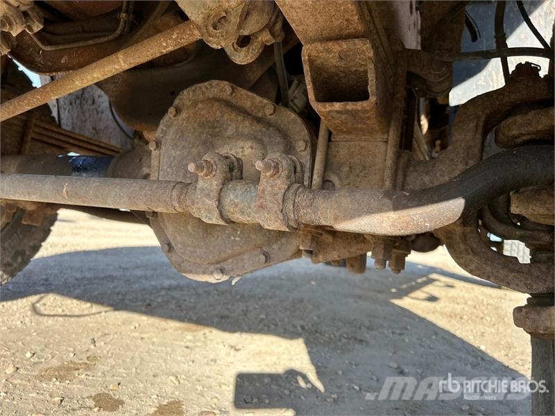 Ford F-350 Lariat 4x4 Crew Cab Pickup Muu