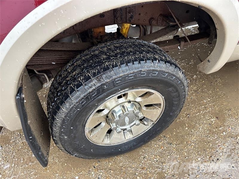 Ford F-350 Lariat 4x4 Crew Cab Pickup Furgoni altro