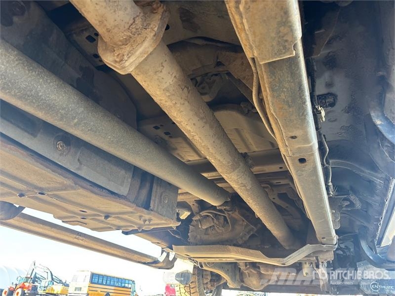 Ford F-350 Lariat 4x4 Crew Cab Pickup Övriga bilar