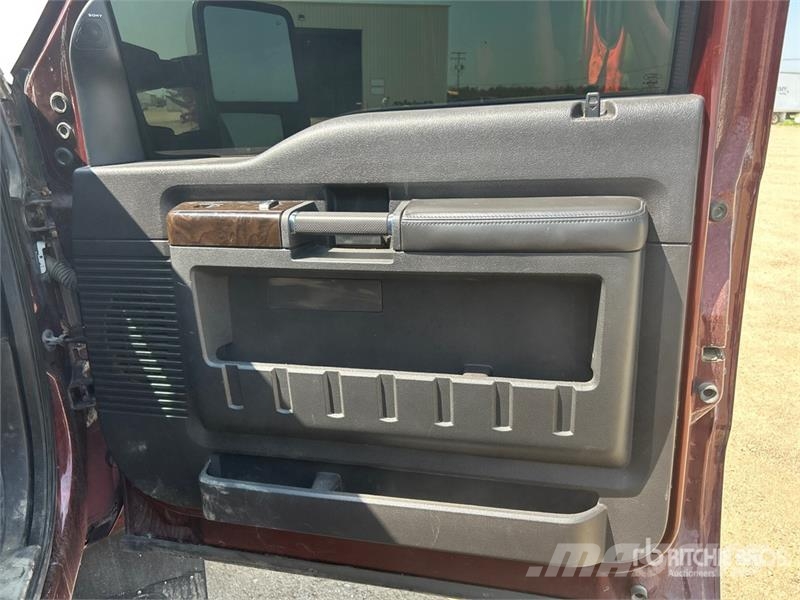 Ford F-350 Lariat 4x4 Crew Cab Pickup Прочие фургоны