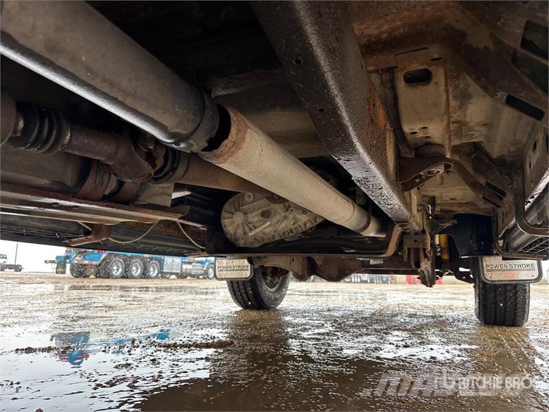 Ford F-350 Lariat 4x4 Crew Cab Pickup Furgoni altro