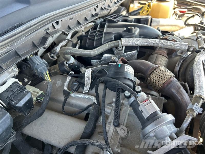 Ford F-350 Lariat 4x4 Crew Cab Pickup Прочие фургоны