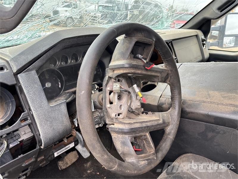 Ford F-350 Lariat 4x4 Crew Cab Pickup (Inoperable) Прочие фургоны