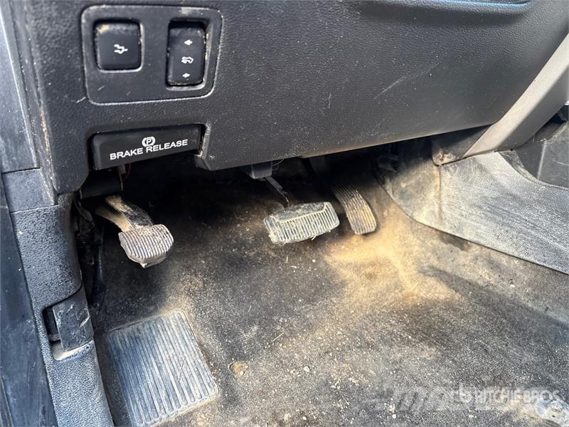 Ford F-350 Lariat 4x4 Crew Cab Pickup Ostalo