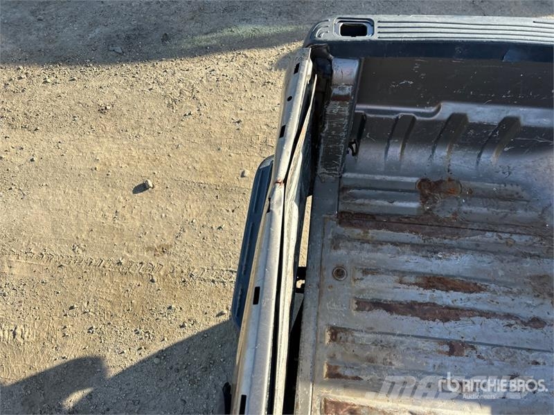 Ford F-350 Lariat 4x4 Crew Cab Pickup Muu