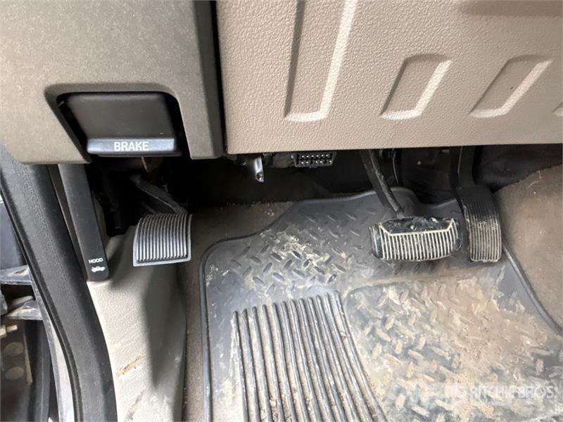 Ford F-350 Lariat 4x4 Crew Cab Pickup Ostalo