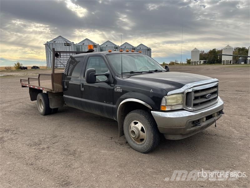 Ford F-350 Lariat 4x4 Crew Cab Pickup (Inoperable) Other