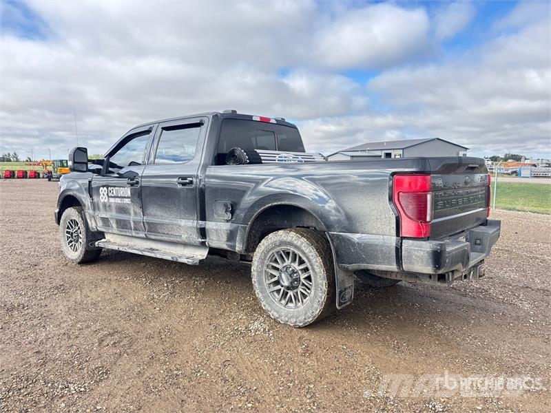Ford F-350 Lariat 4x4 Crew Cab Pickup Anders