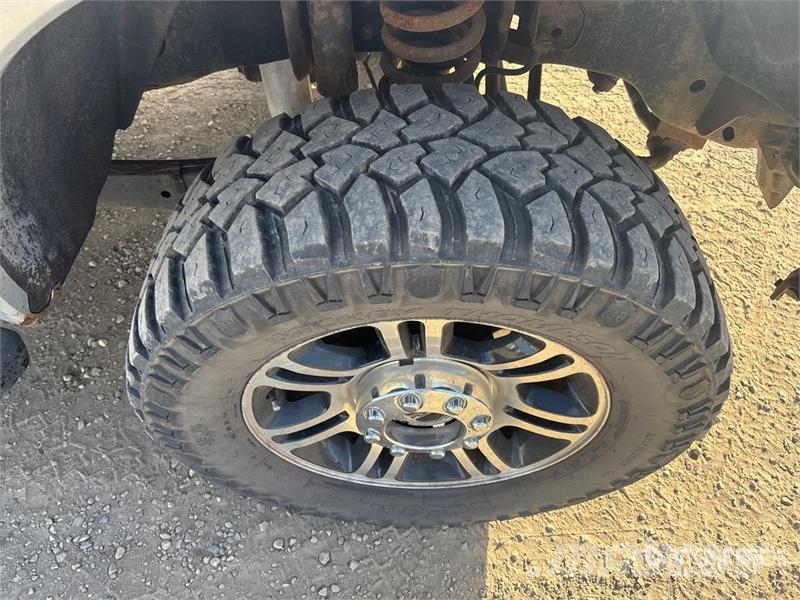 Ford F-350 Lariat 4x4 Crew Cab Pickup Ostalo