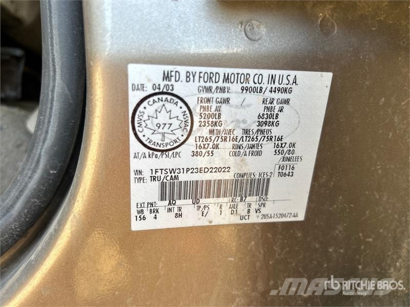 Ford F-350 Lariat 4x4 Crew Cab Pickup Muu