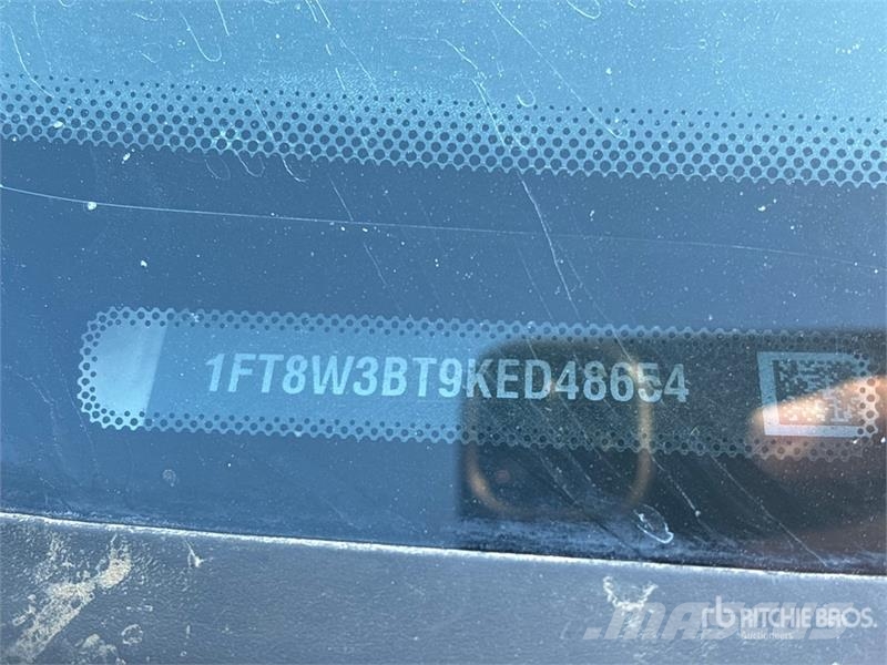 Ford F-350 Lariat 4x4 Crew Cab Pickup Övriga bilar