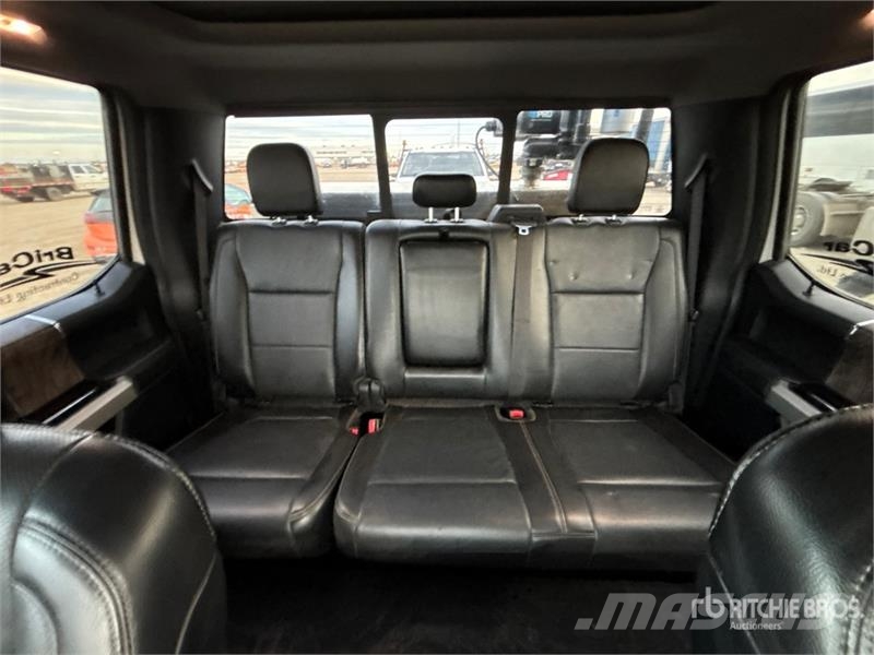 Ford F-350 Lariat 4x4 Crew Cab Pickup Ostalo