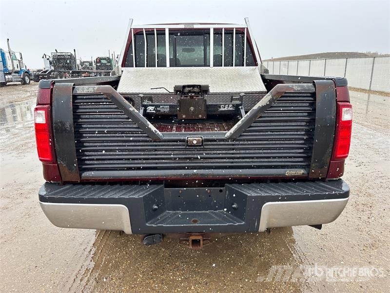 Ford F-350 Lariat 4x4 Crew Cab Pickup Furgoni altro