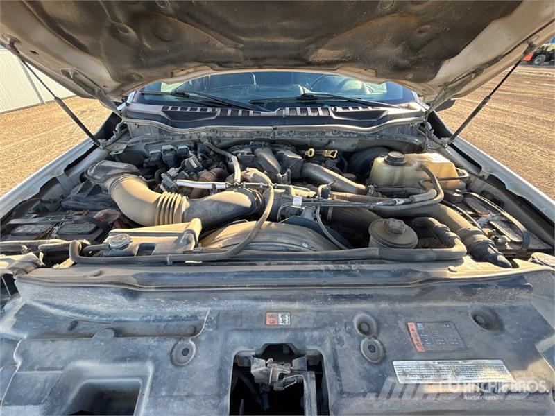 Ford F-350 Lariat 4x4 Crew Cab Pickup Övriga bilar