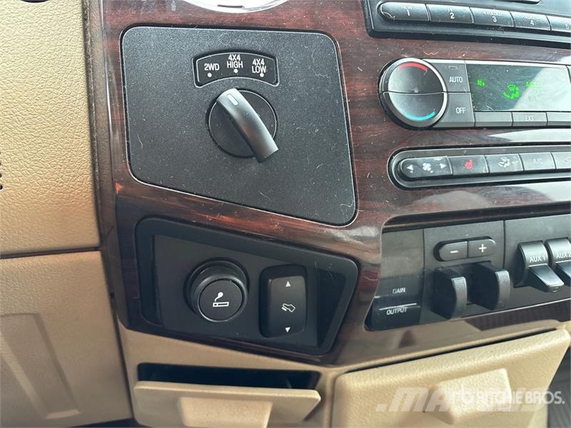 Ford F-350 Lariat 4x4 Crew Cab Pickup Furgoni altro
