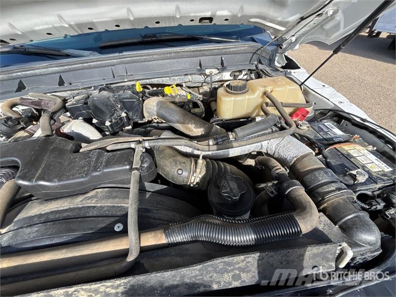 Ford F-350 Lariat 4x4 Crew Cab Pickup Autre fourgon / utilitaire