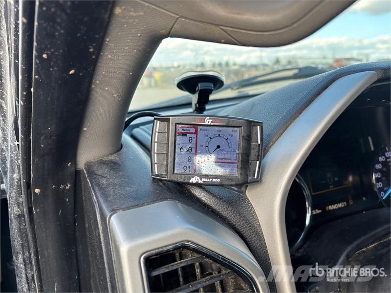 Ford F-350 Lariat 4x4 Crew Cab Pickup Ostalo