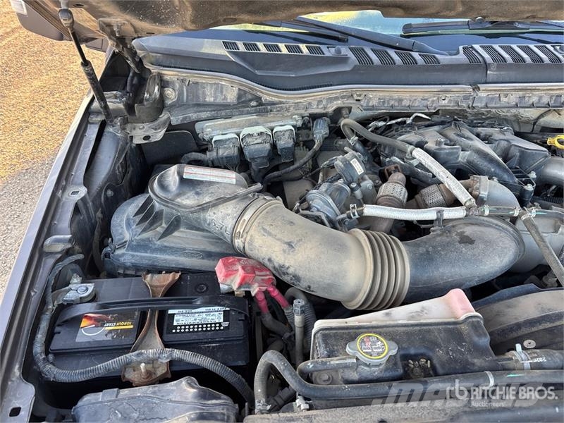 Ford F-350 Lariat 4x4 Crew Cab Pickup Furgoni altro