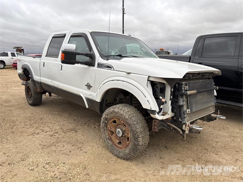 Ford F-350 Lariat 4x4 Crew Cab Pickup (Inoperable) Прочие фургоны
