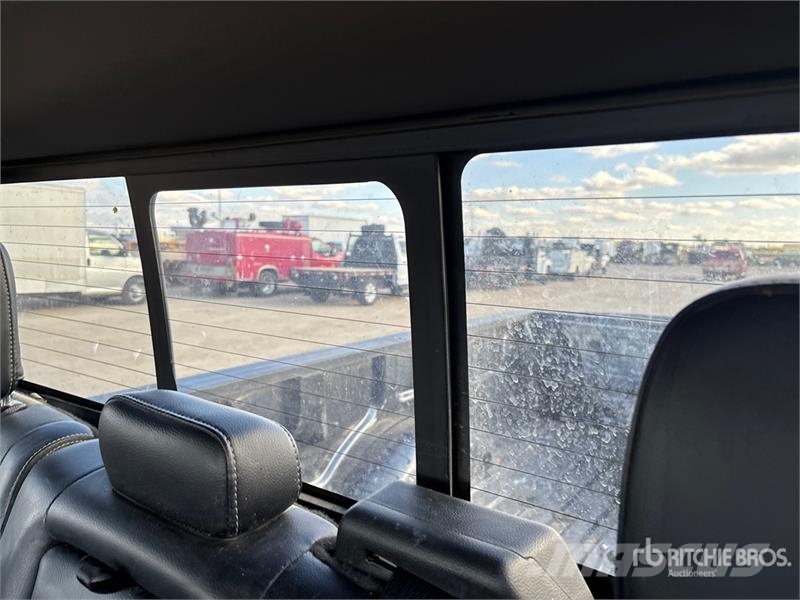 Ford F-350 Lariat 4x4 Crew Cab Pickup Ostalo