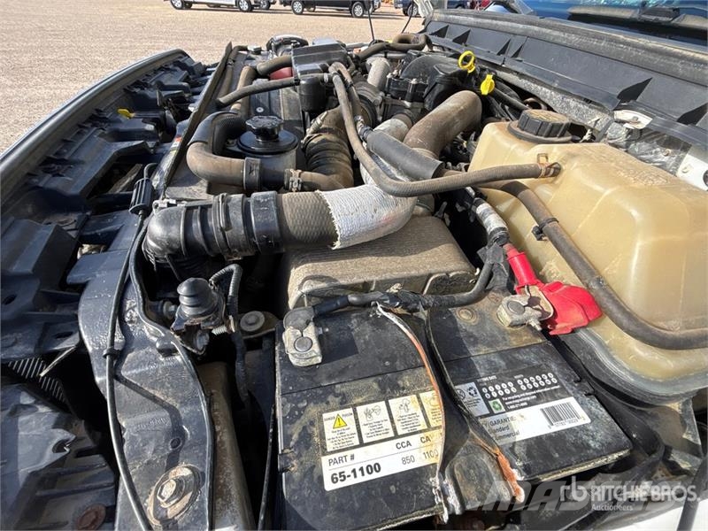 Ford F-350 Lariat 4x4 Crew Cab Pickup Autre fourgon / utilitaire
