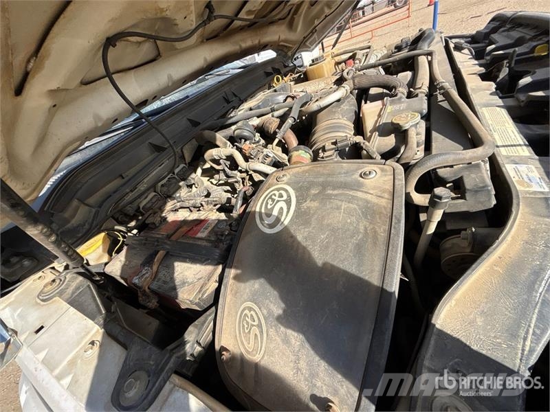 Ford F-350 Lariat 4x4 Crew Cab Pickup Ostalo