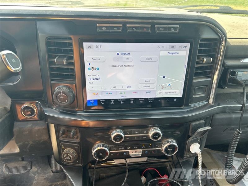 Ford F-350 Lariat Tremor 4x4 Crew Cab Pickup Andere Transporter