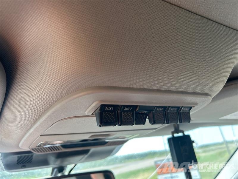 Ford F-350 Lariat Tremor 4x4 Crew Cab Pickup Andere Transporter