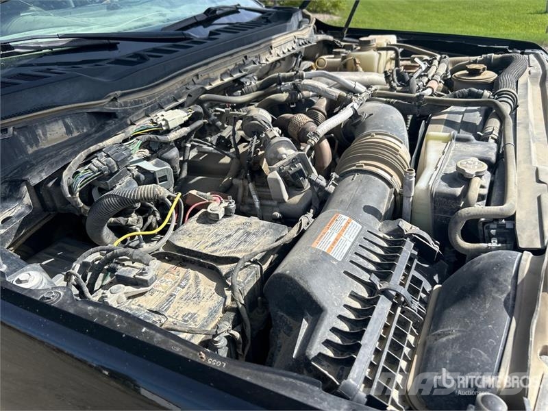 Ford F-350 Lariat Tremor 4x4 Crew Cab Pickup Andere Transporter
