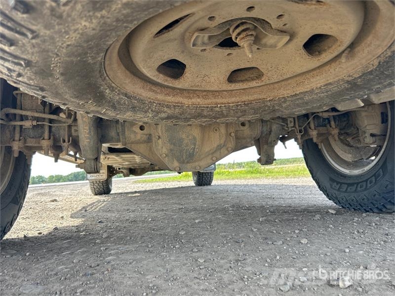 Ford F-350 Lariat Tremor 4x4 Crew Cab Pickup Andere Transporter