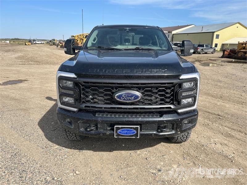 Ford F-350 Lariat Tremor 4x4 Crew Cab Pickup Andere Transporter
