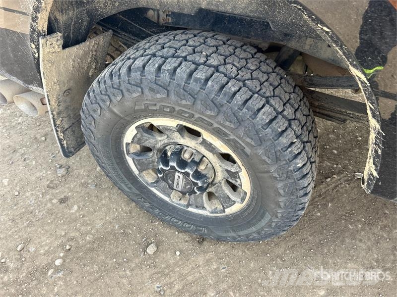 Ford F-350 Lariat Tremor 4x4 Crew Cab Pickup Andere Transporter