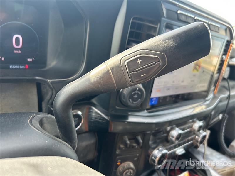 Ford F-350 Lariat Tremor 4x4 Crew Cab Pickup Andere Transporter