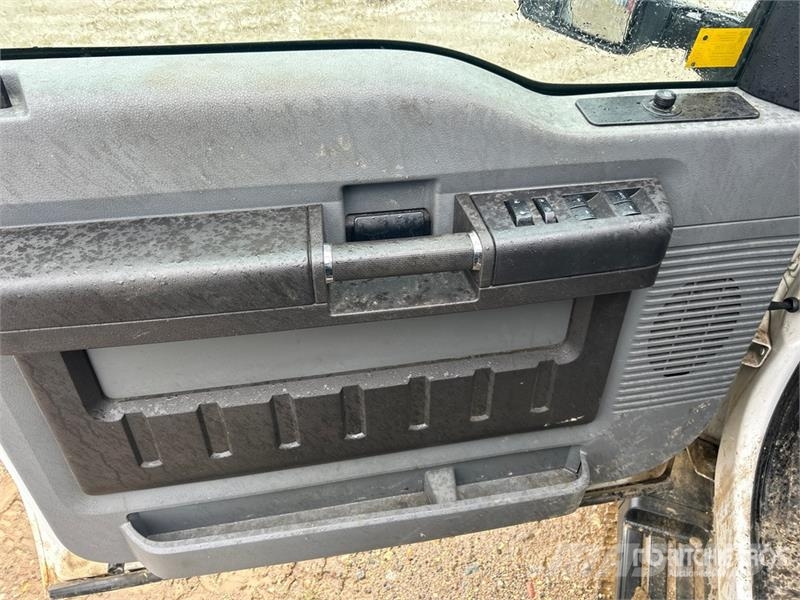 Ford F-350 Super Duty 4x4 Crew Cab Pickup Άλλα Vans