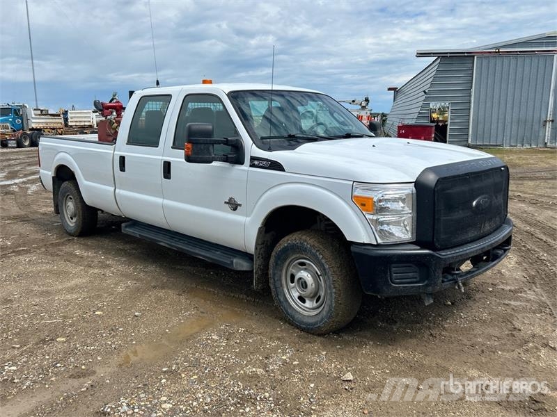 Ford F-350 Super Duty 4x4 Crew Cab Pickup Άλλα Vans