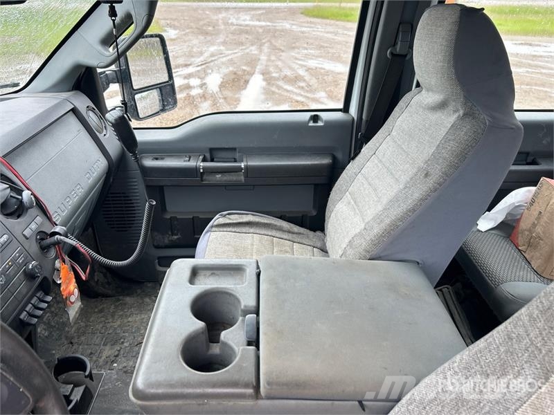 Ford F-350 Super Duty 4x4 Crew Cab Pickup Άλλα Vans