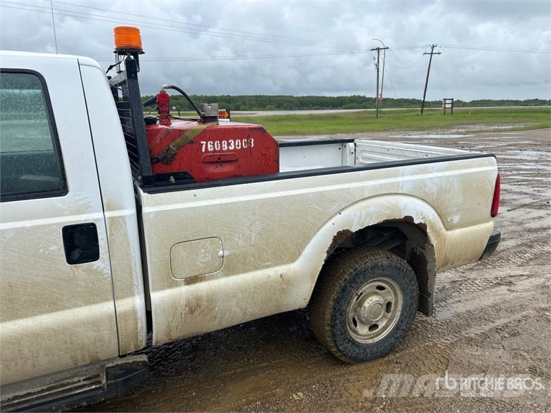 Ford F-350 Super Duty 4x4 Crew Cab Pickup Άλλα Vans