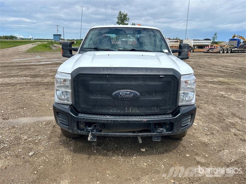 Ford F-350 Super Duty 4x4 Crew Cab Pickup Άλλα Vans