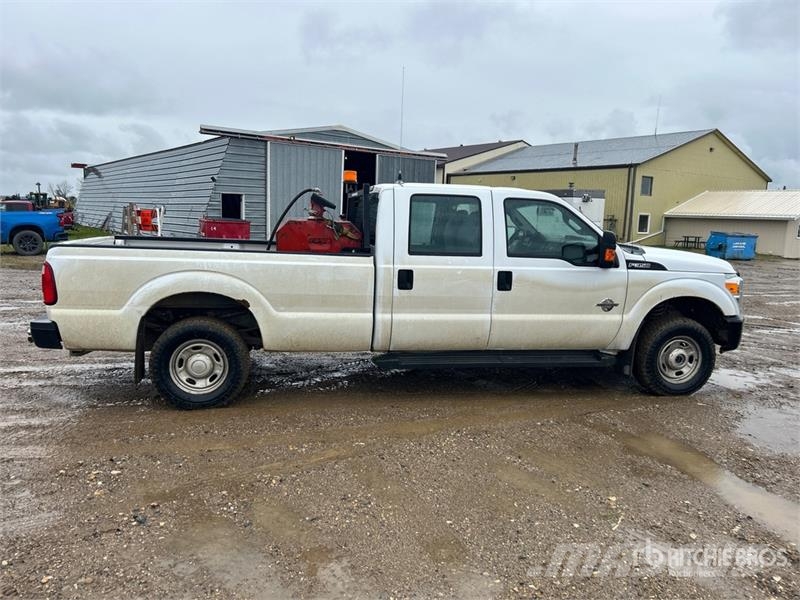 Ford F-350 Super Duty 4x4 Crew Cab Pickup Άλλα Vans