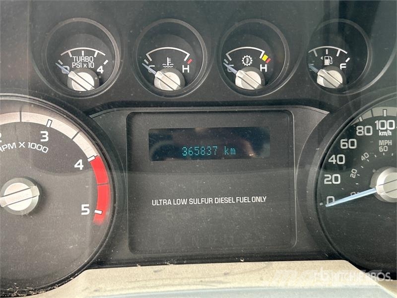 Ford F-350 Super Duty 4x4 Crew Cab Pickup Άλλα Vans
