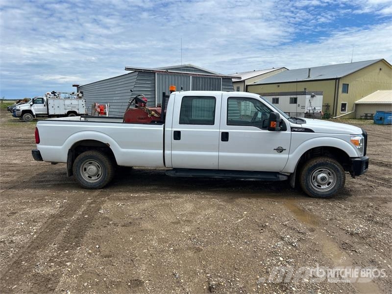 Ford F-350 Super Duty 4x4 Crew Cab Pickup Άλλα Vans
