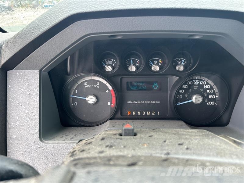 Ford F-350 Super Duty 4x4 Crew Cab Pickup Άλλα Vans