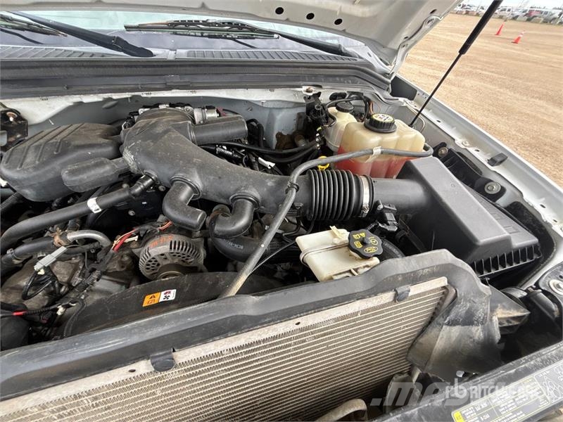Ford F-350 XL Hytter och interiör