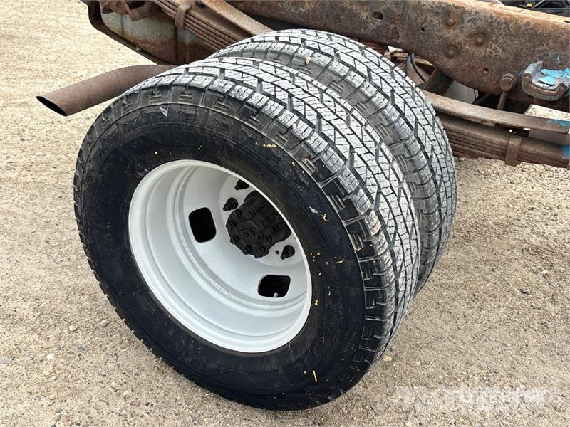 Ford F-350 XL Hytter och interiör