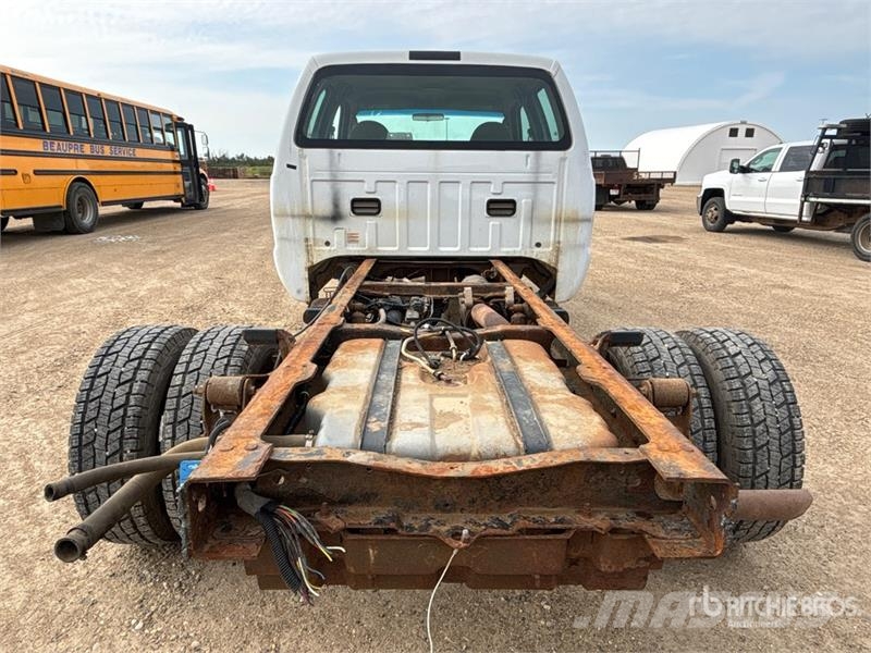 Ford F-350 XL Hytter och interiör