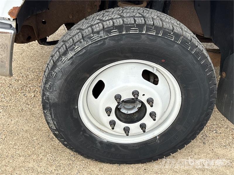 Ford F-350 XL Hytter och interiör